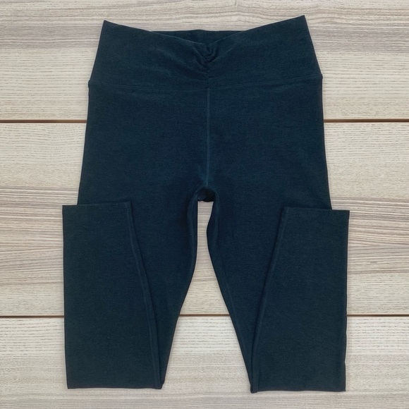 Vuori Elevation Ruched Legging Size Medium - Picture 3 of 7